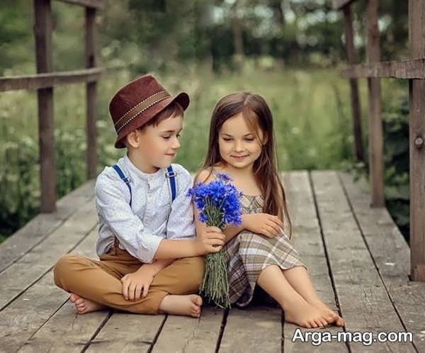  ژست عکس خواهر برادری کودکانه