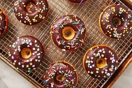  عکس دونات های شیرین و رنگارنگ