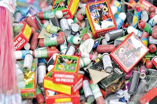  عکس چهارشنبه سوری ترقه