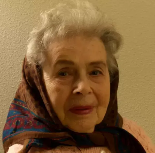 عکس زن پیر زیبا