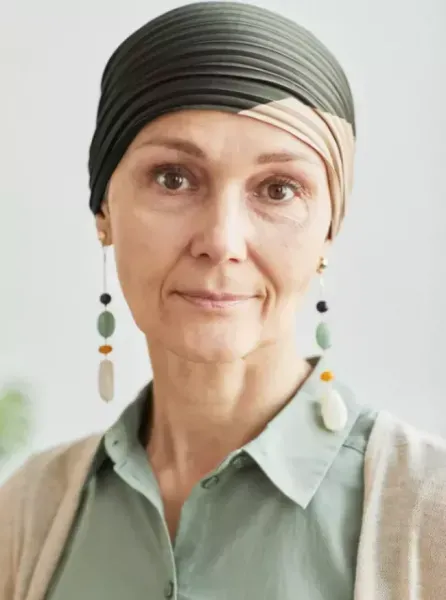  عکس زن پیر زیبا