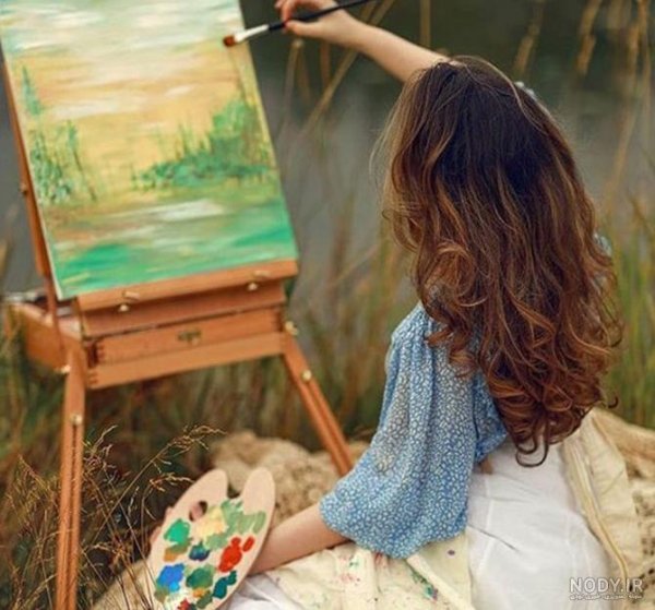  عکس دختر در حال نقاشی کشیدن