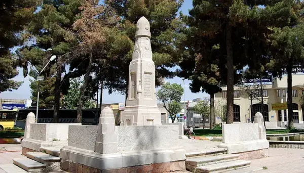  عکس آرامگاه خیام نیشابوری