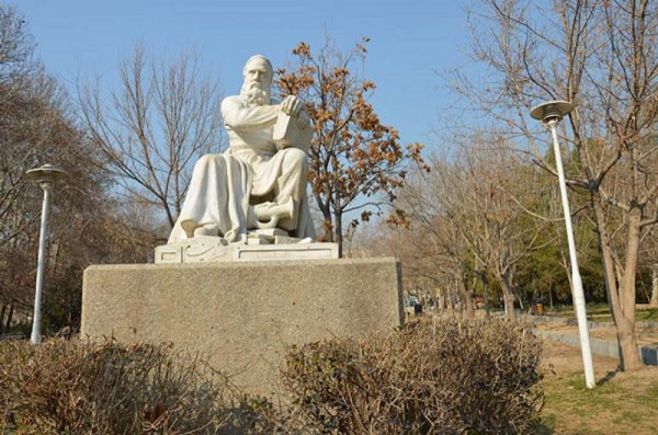  عکس مجسمه خیام