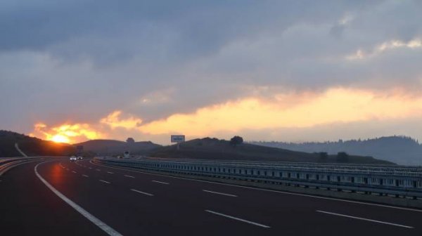  عکس پس زمینه جاده زیبا برای گوشی