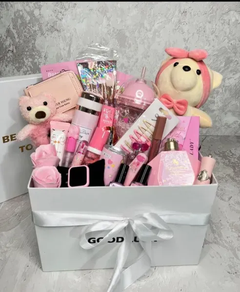  باکس روز دختر کرومی