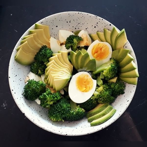 تزیین تخمه مرغ آب پز ساده برای مدرسه