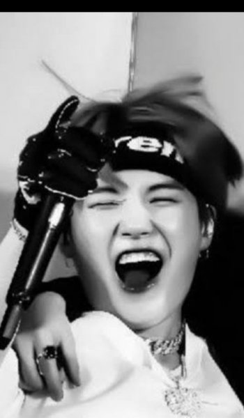  عکس های شوگا در گروه بی تی اس