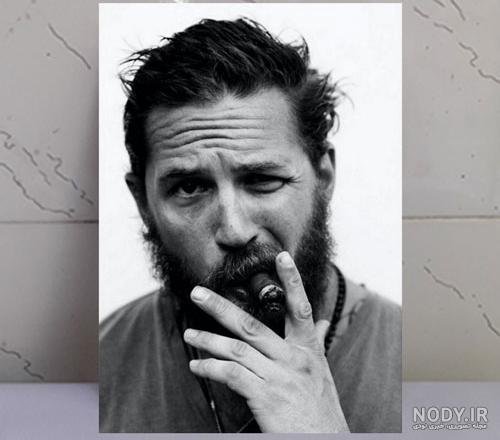 عکس تام هاردی با سیگار