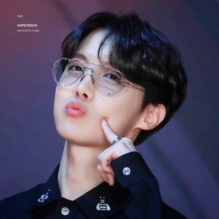  عکس های جی هوپ خواننده گروه بی تی اس (BTS)