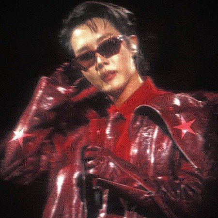  عکس های جی هوپ خواننده گروه بی تی اس (BTS)