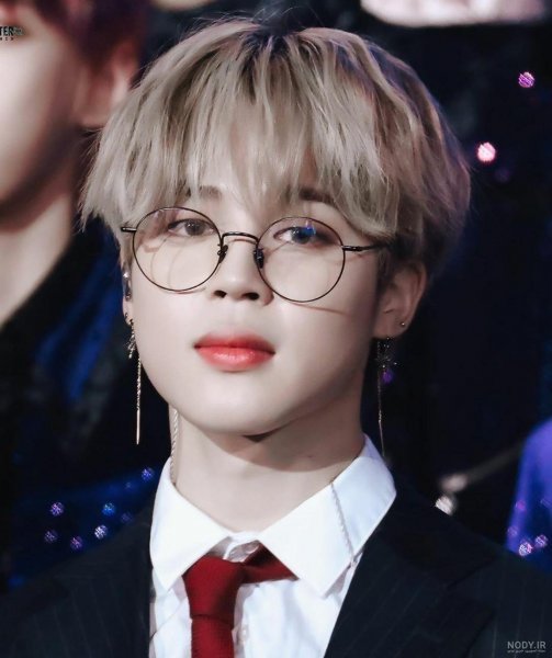  عکس یونجون با عینک