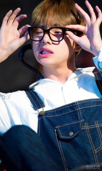  عکس یونجون با عینک