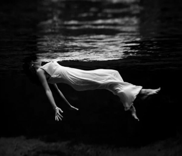  عکس سیاه دخترونه برای پروفایل