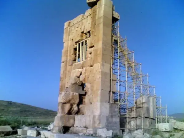  عکس مقبره کوروش کبیر با کیفیت بالا