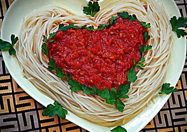 تزیین ماکارونی برای مدرسه پسرانه