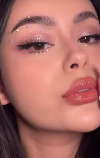  عکس نگین زیر چشم