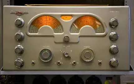  عکس رادیو قدیمی چوبی