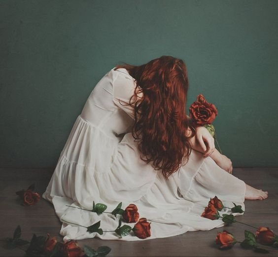  عکس پروفایل دخترانه غمگین سیاه سفید