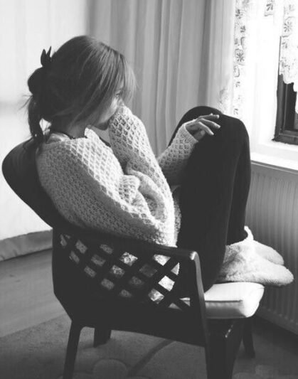  عکس پروفایل دخترانه غمگین سیاه سفید