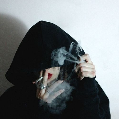  عکس پروفایل دخترانه غمگین سیاه سفید