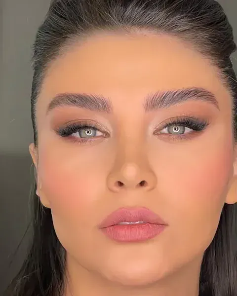  عکس زیباترین مدل آرایش صورت لایت