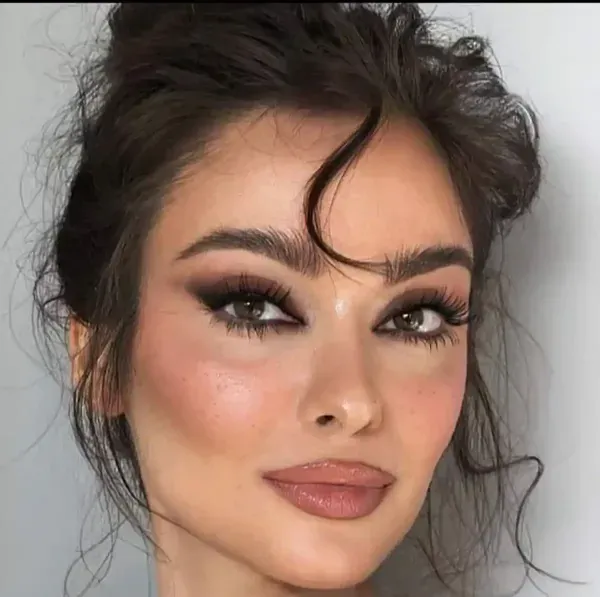  آرایش لایت اروپایی دخترانه جدید