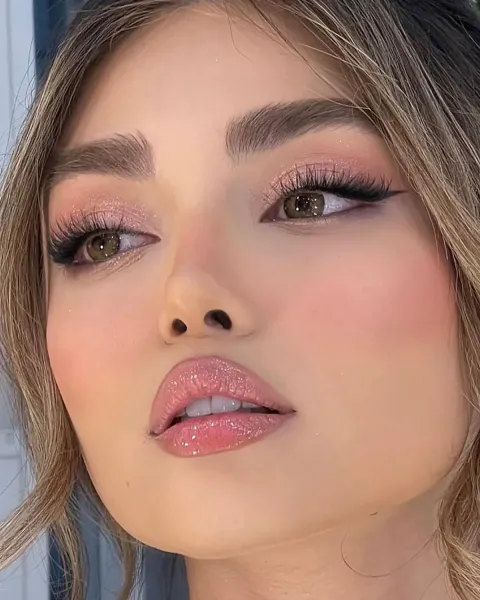  آرایش لایت اروپایی دخترانه جدید