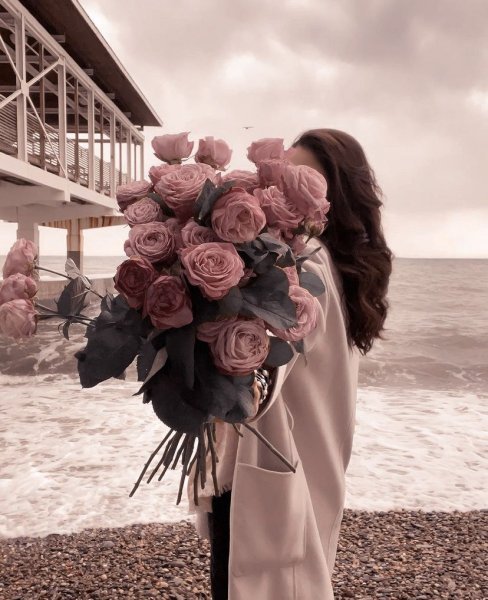  عکس دختر با گل برای پروفایل