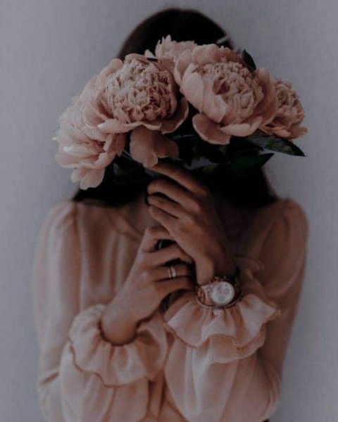  عکس دختر با گل برای پروفایل