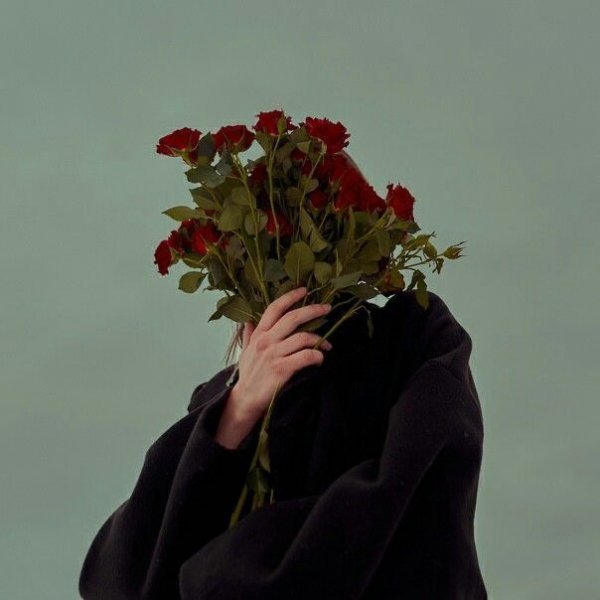  عکس دختر با گل برای پروفایل