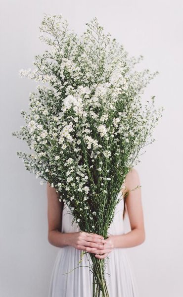  عکس دختر با گل برای پروفایل