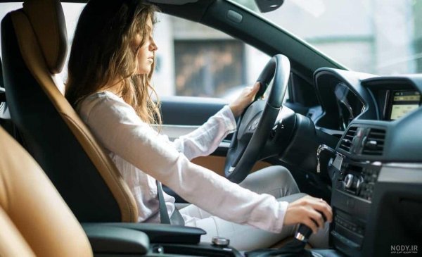  عکس دختر زیبا در حال رانندگی