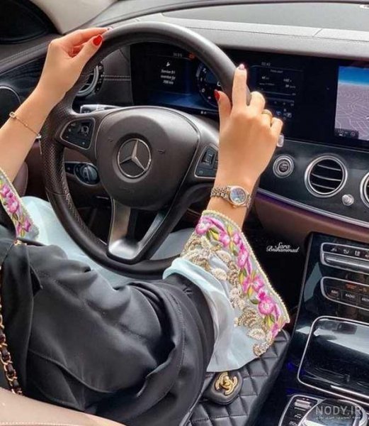  عکس دختر زیبا در حال رانندگی