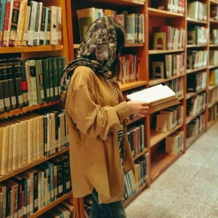  عکس دخترونه لاکچری با کتاب