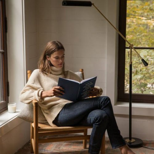  عکس دخترونه لاکچری با کتاب