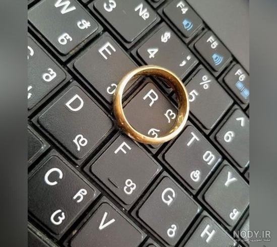  عکس پروفایل دخترونه در حال کار با لپ تاپ