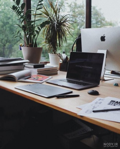  عکس پروفایل دخترونه در حال کار با لپ تاپ