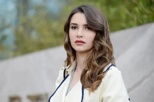  عکس بازیگران زن ترکیه برای پروفایل