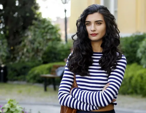  عکس بازیگران زن ترکیه برای پروفایل