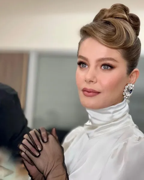  عکس بازیگران زن ترکیه برای پروفایل