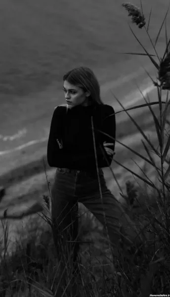  عکس پروفایل دخترونه سیاه سفید