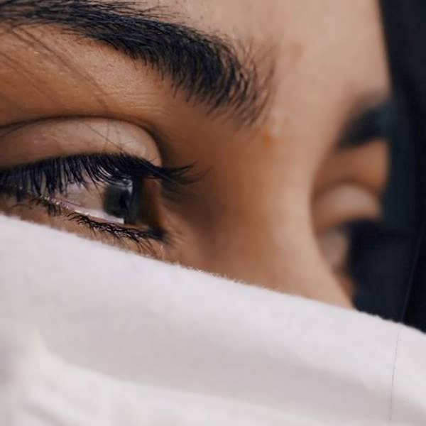 عکس نقاشی چشم اشکی دختر برای پروفایل