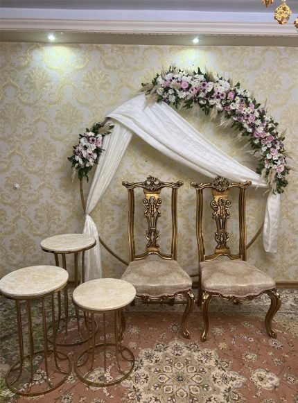  تزیین وسایل بله برون با گل طبیعی