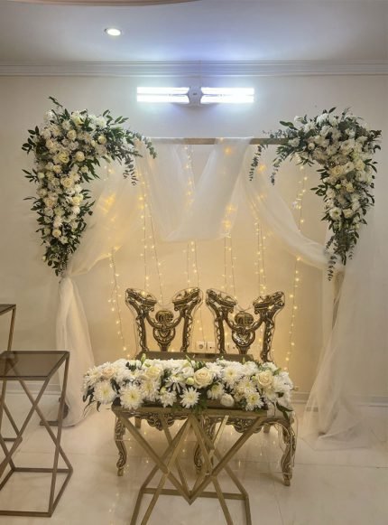  تزیین وسایل بله برون با گل طبیعی