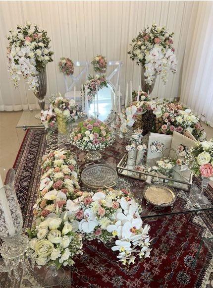  تزیین وسایل بله برون با گل طبیعی