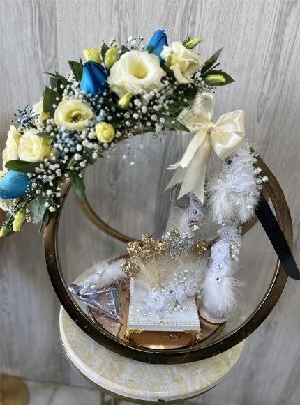  تزیین وسایل بله برون با گل طبیعی