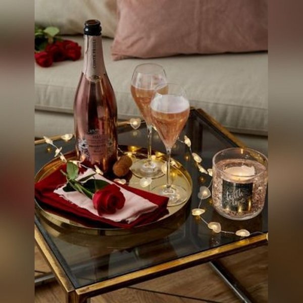  عکس تزیین میز تولد عاشقانه جدید 2026