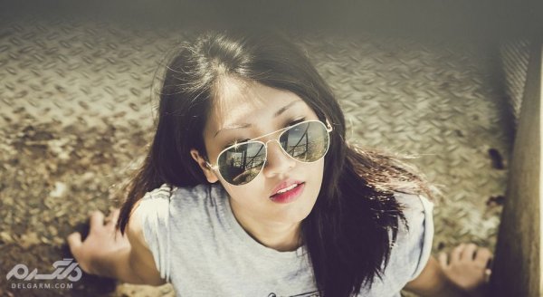  عکس دختر جذاب با عینک دودی