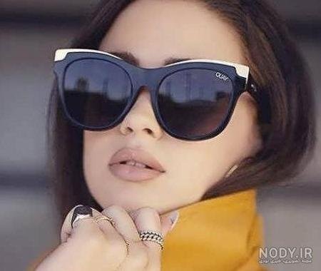  عکس دختر با عینک دودی و شال